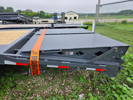 New 2026 Lamar Trailers F8022427 Deckover Trailer