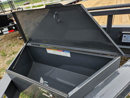 New 2026 Lamar Trailers F8022427 Deckover Trailer