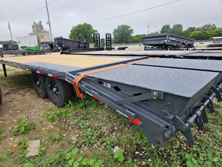 New 2026 Lamar Trailers F8022427 Deckover Trailer