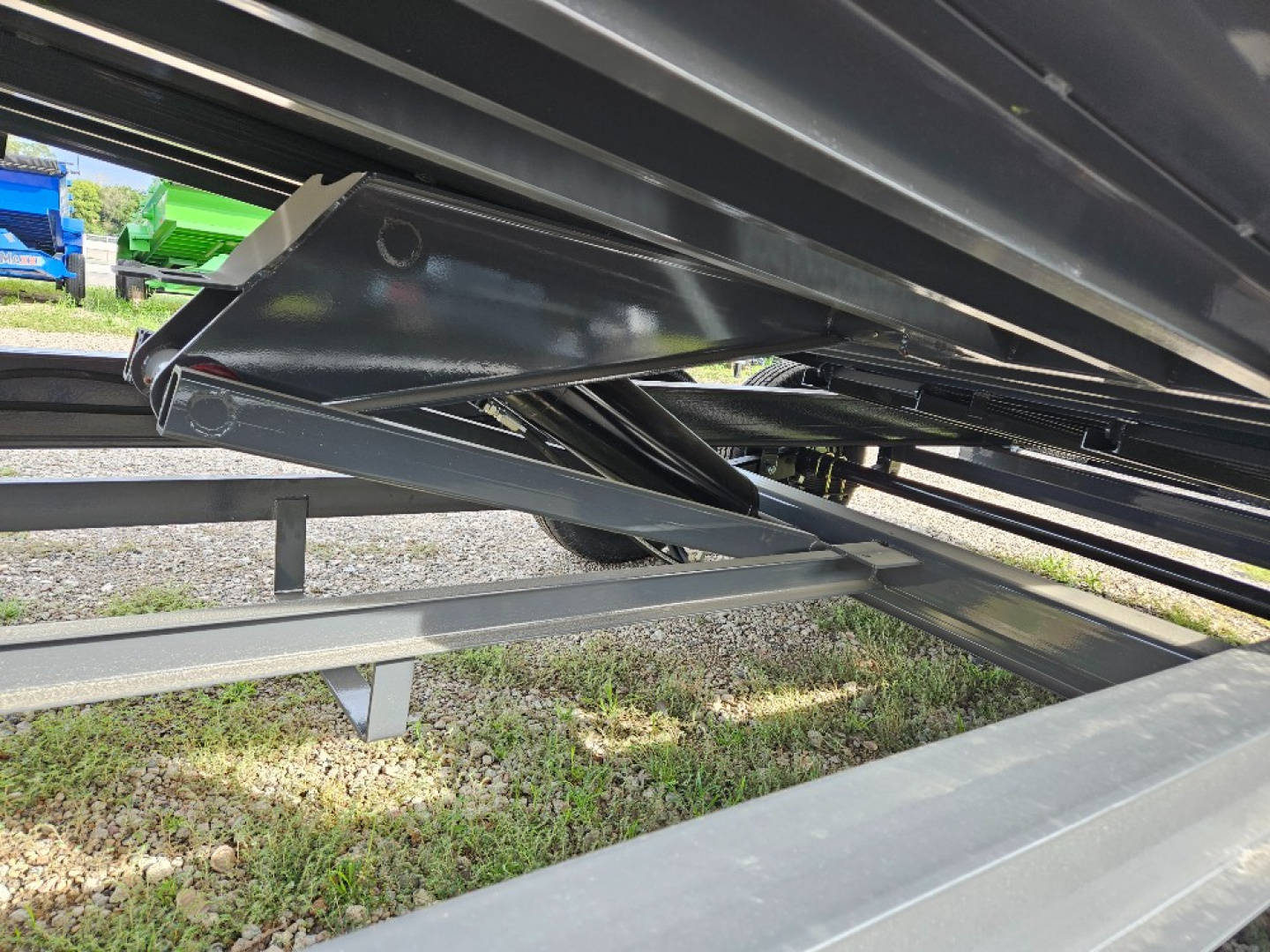 New 2026 Lamar Trailers DL831627 Dump Trailer