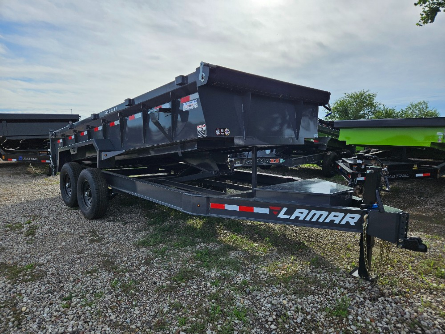 New 2026 Lamar Trailers DL831627 Dump Trailer