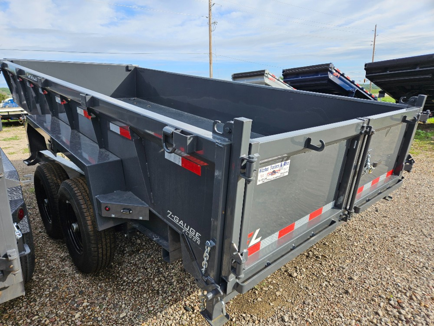 New 2026 Lamar Trailers DL831627 Dump Trailer
