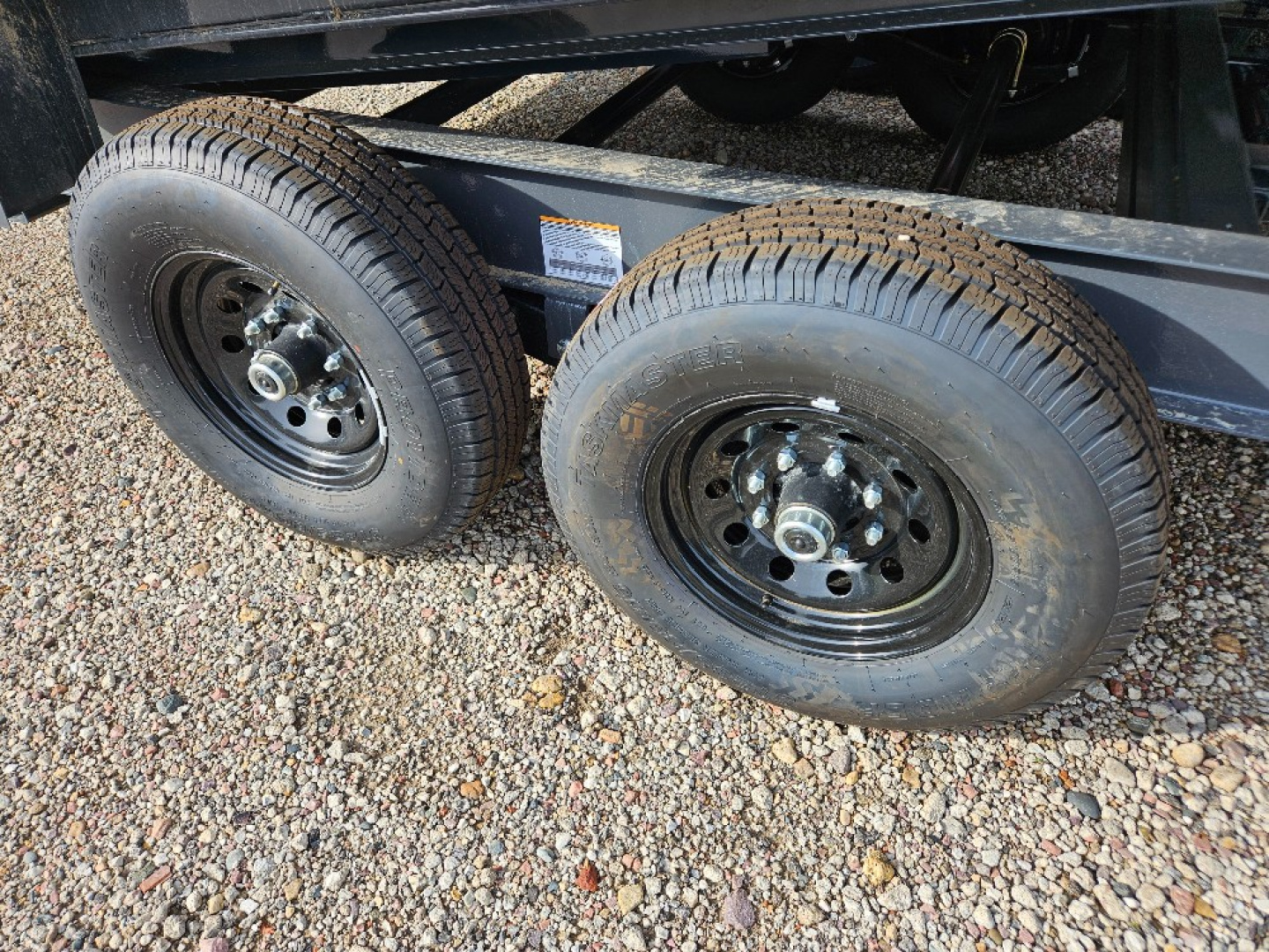 New 2026 Lamar Trailers DL831627 Dump Trailer