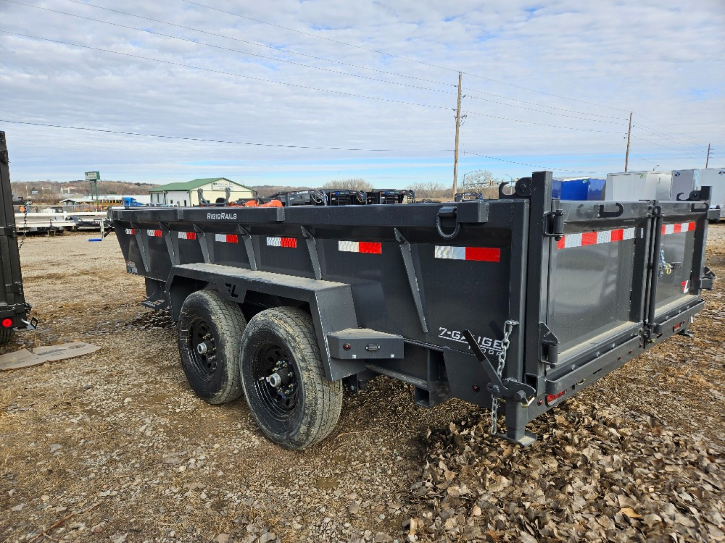 New 2025 Lamar Trailers DL831427 Dump Trailer