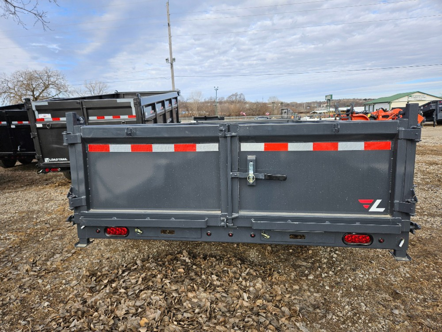 New 2025 Lamar Trailers DL831427 Dump Trailer