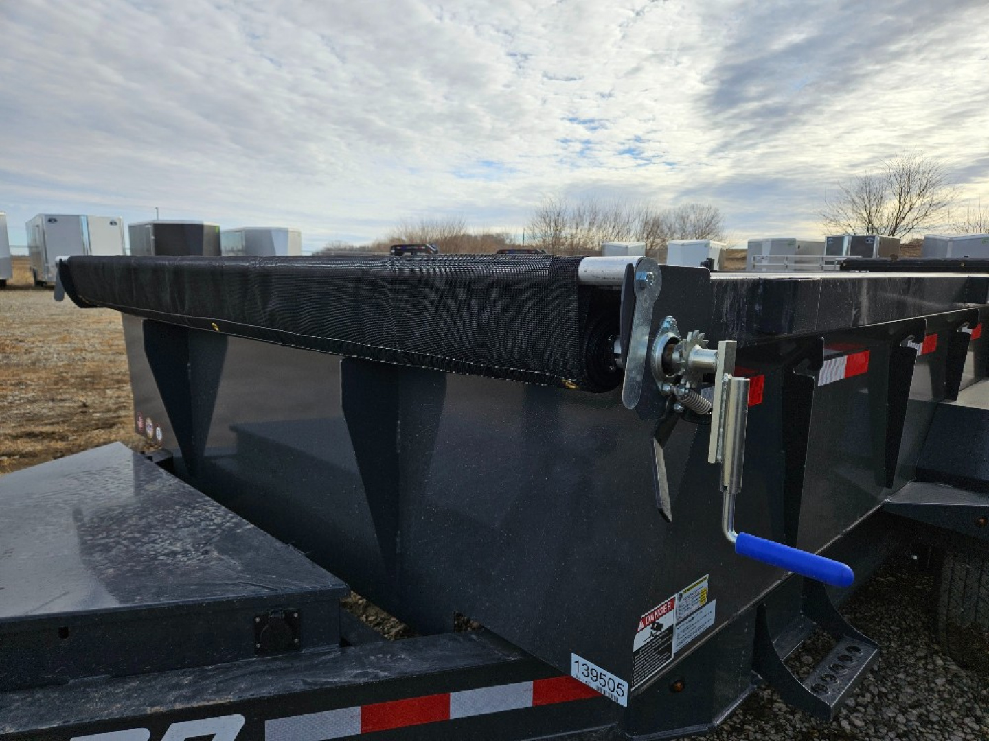 New 2025 Lamar Trailers DL831427 Dump Trailer