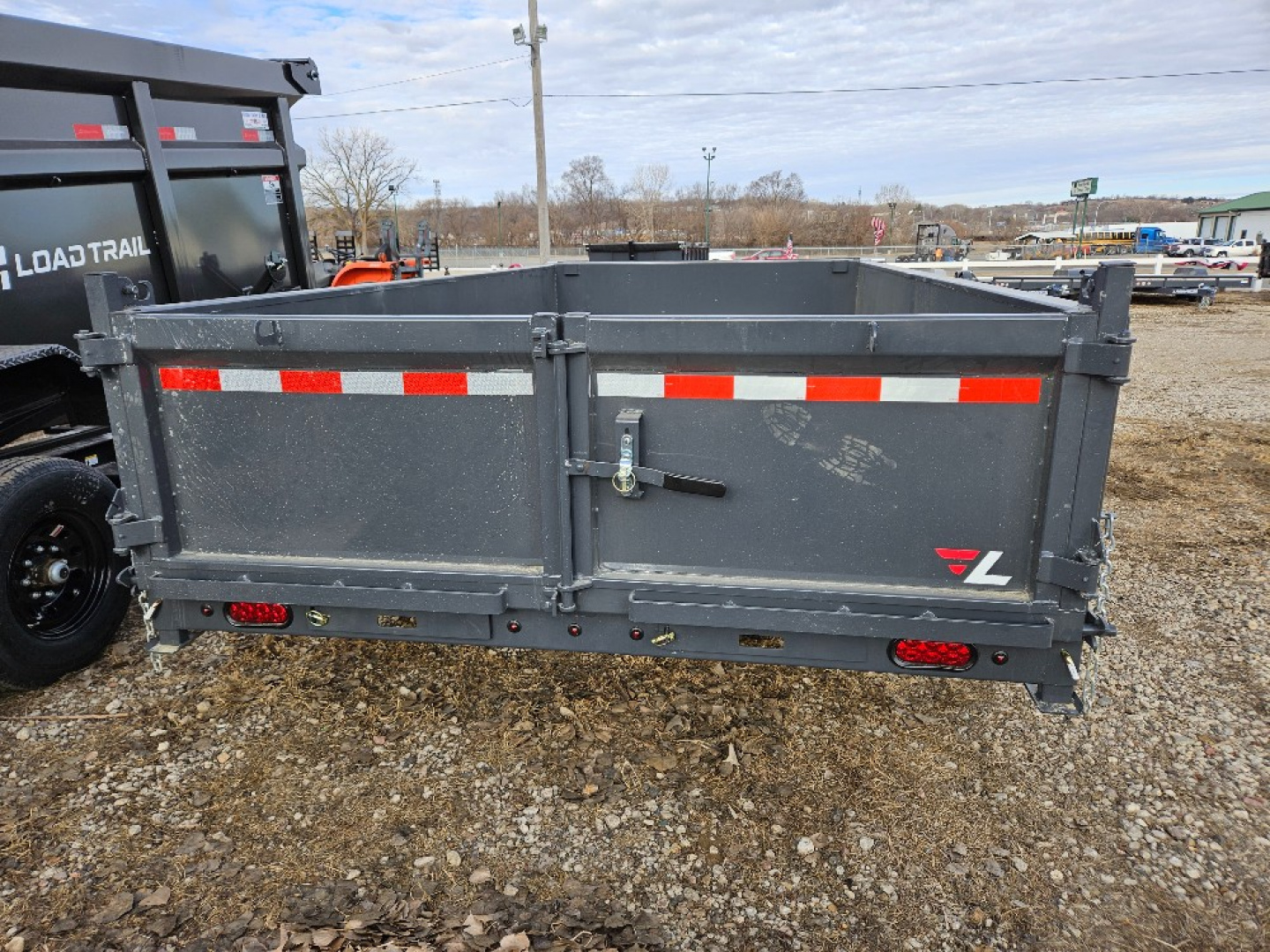 New 2025 Lamar Trailers DL831427 Dump Trailer