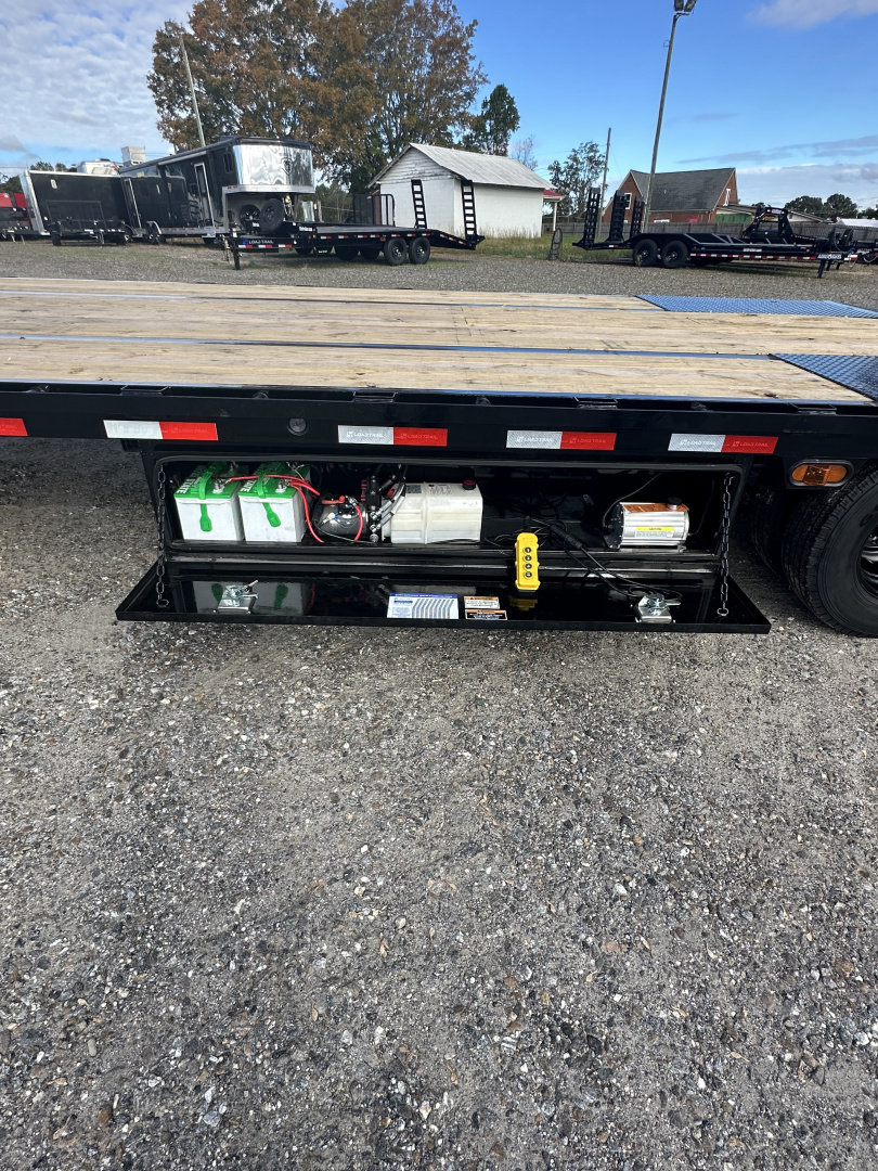 New 2026 Load Trail 34' Tandem Low-Pro Gooseneck w/Hyd. Dove Equipment Trailer