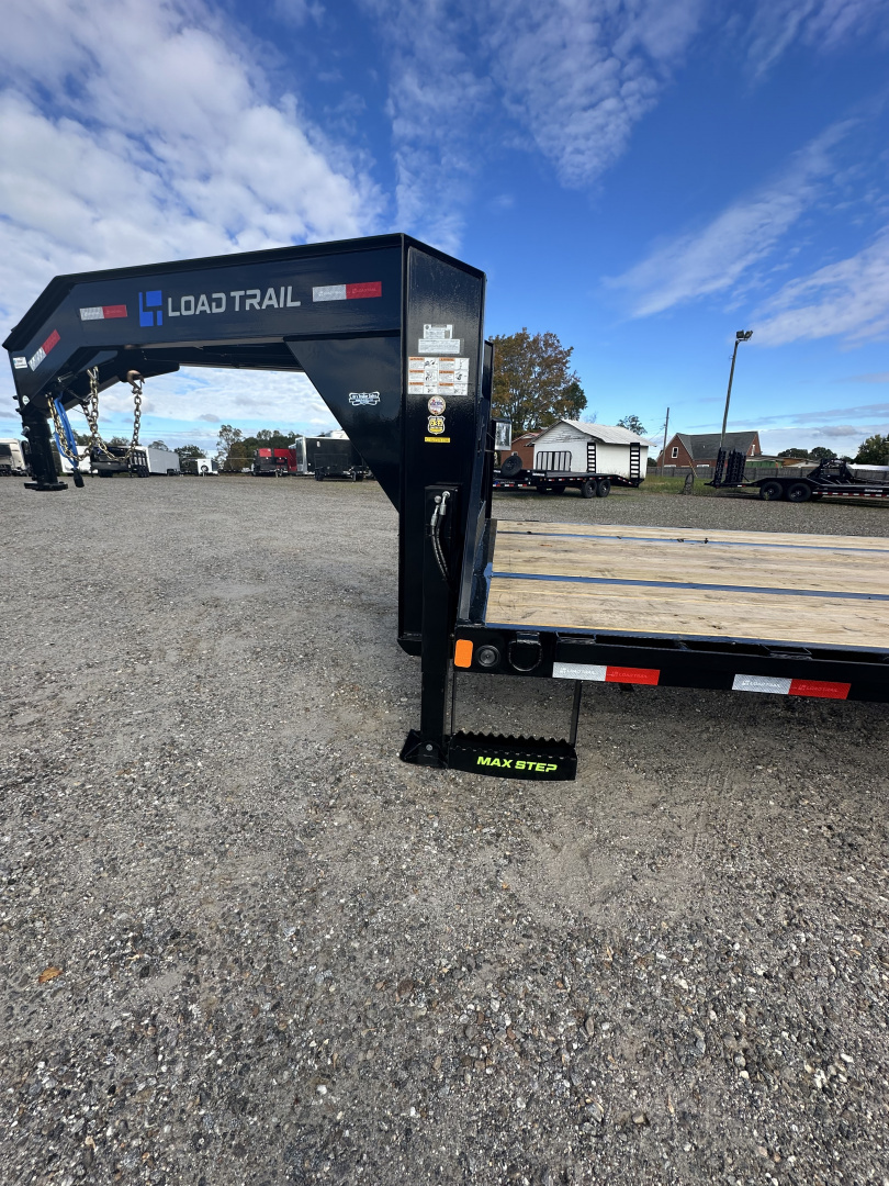 New 2026 Load Trail 34' Tandem Low-Pro Gooseneck w/Hyd. Dove Equipment Trailer