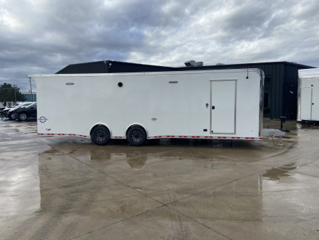 New United PREM 28' Race Trailer