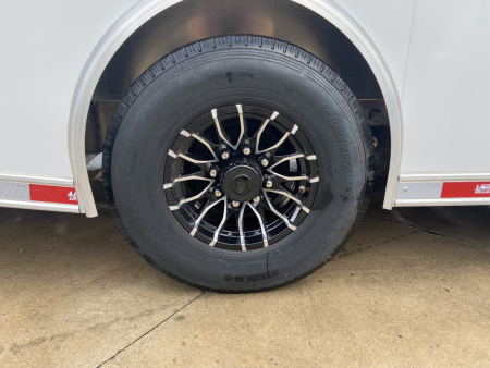 New United PREM 28' Race Trailer
