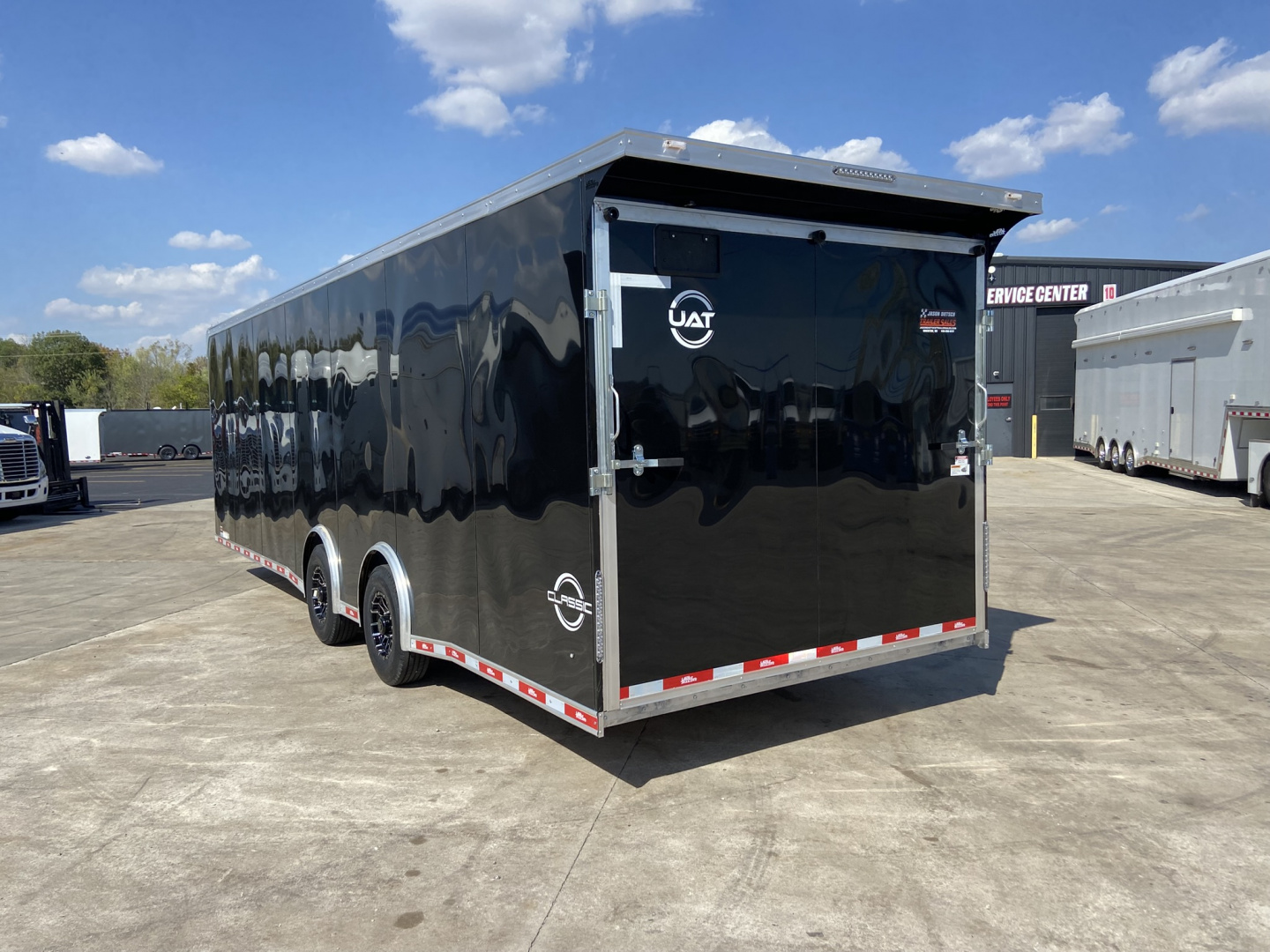 New 2026 United Classic Car Hauler 28'