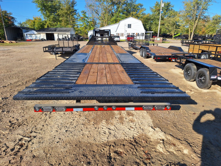 New 2026 Load Trail 102x32 Gooseneck Trailer W/ Hyd Dove Tail