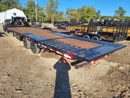 New 2026 Load Trail 102x32 Gooseneck Trailer W/ Hyd Dove Tail