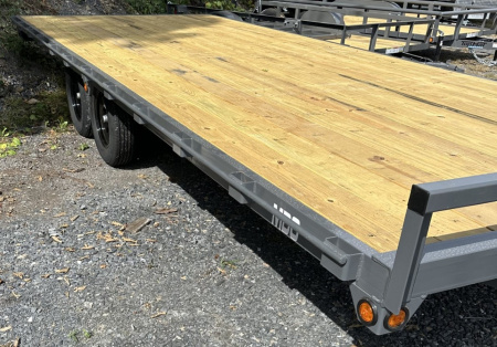 New 2026 Top Hat MDO-20x96 Deckover Trailer