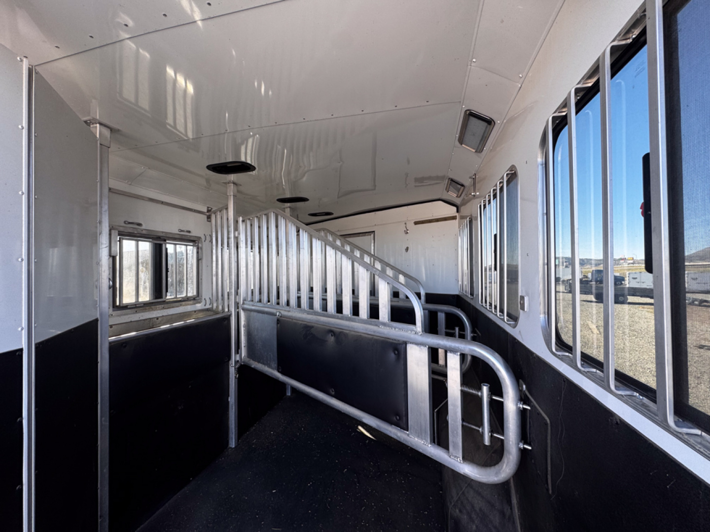 Used 2022 Merhow Trailers 3H LQ Horse Trailer