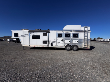 Used 2022 Merhow Trailers 3H LQ Horse Trailer