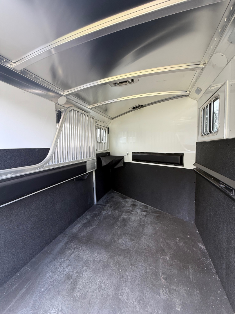 New 2026 4-Star Trailers 2 Horse Slant Load Bumper Pull Horse Trailer