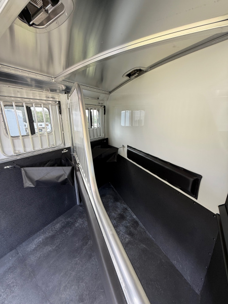 New 2026 4-Star Trailers 2 Horse Slant Load Bumper Pull Horse Trailer