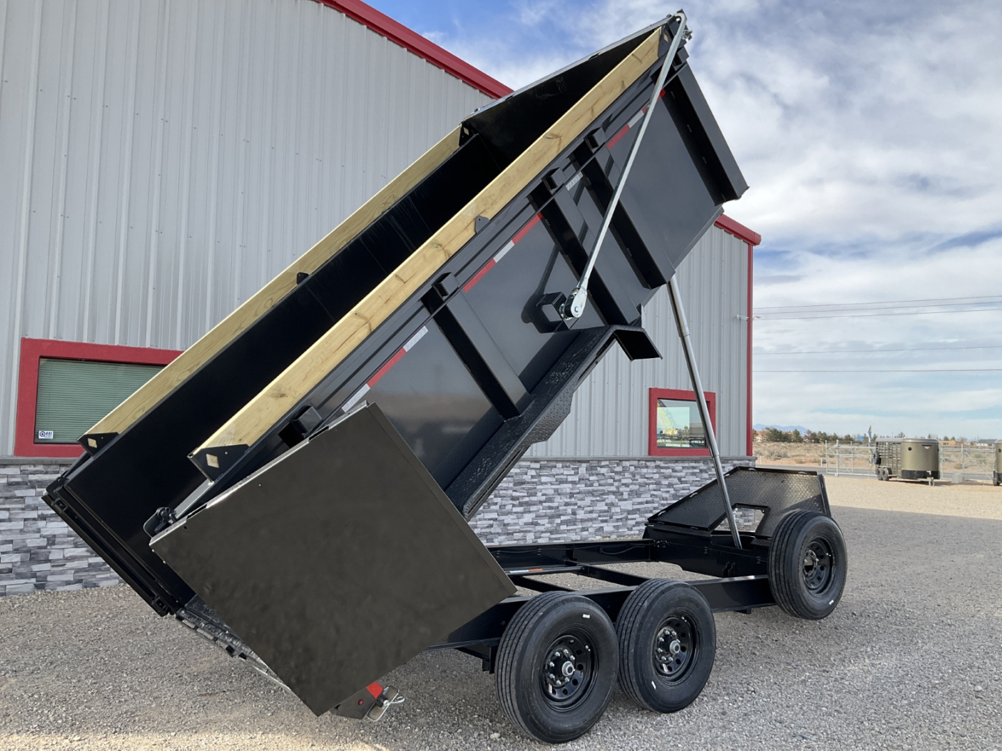 New 2026 Diamond C 82"x14' BP HD Low Profile Telescopic Dump w/ 44" Sides - LPT207