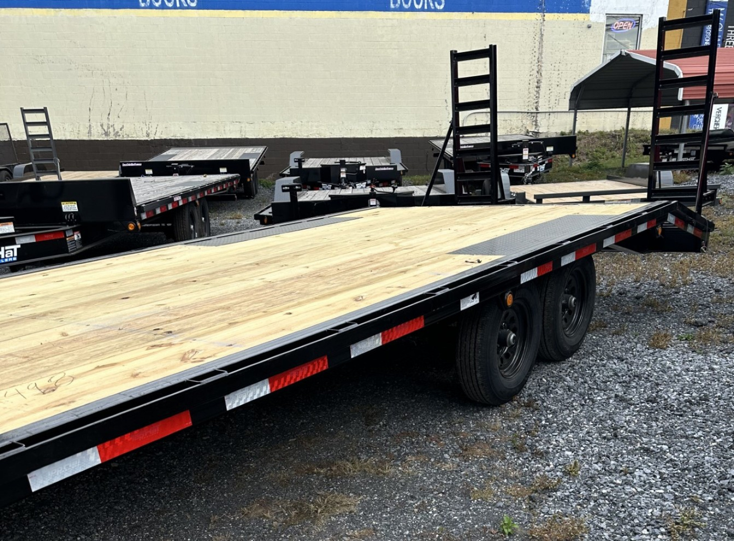 New 2026 Top Hat DO10-22x102 Deckover Trailer