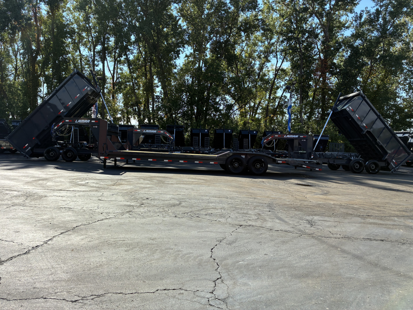 New 2026 Lamar Trailers 102"x28' H-8 14K Gooseneck Bodies