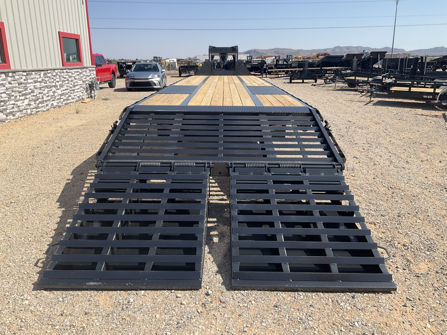 New 2026 Diamond C 102"x40' Engineered Beam FMAX210 w/ Max Ramps