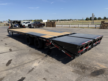 New 2026 102”x32’ MAXX-D GN Engineered Flatbed w/ Duals – LDX