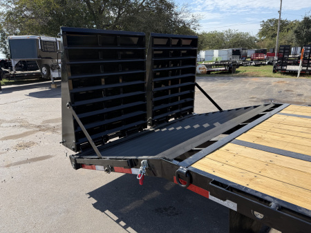 New 2026 102”x32’ MAXX-D GN Engineered Flatbed w/ Duals – LDX