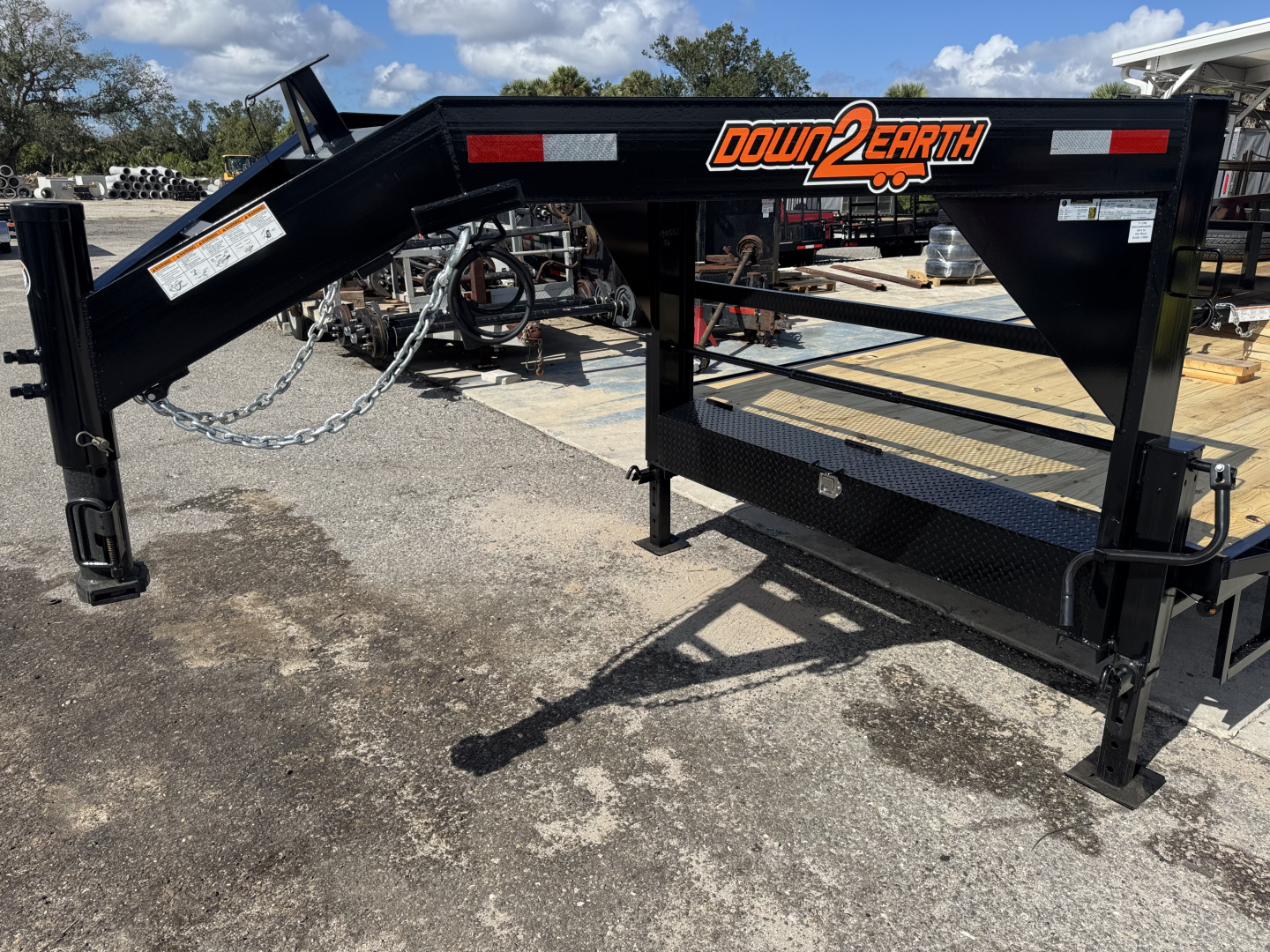 New 2026 Down 2 Earth Trailers 8.5X24 TANDEM AXLE GOOSENECK 17500 LB GVWR Equipment Trailer WITH DRIVE OVER FENDERS, 18 PLY TIRES, DUAL JACKS, MESH MASKET IN GOOSENECK, STAND UP EQUIPMENT RAMPS