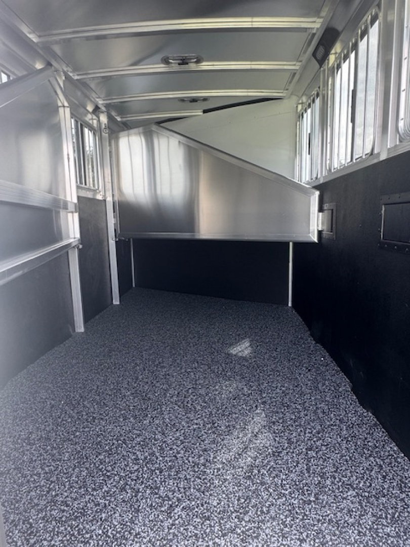 New 2026 Exiss Trailers Express 3H XT Horse Trailer
