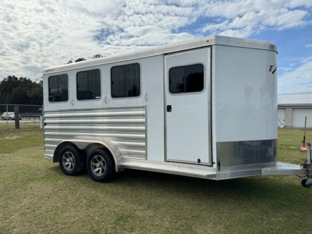 New 2026 Exiss Trailers Express 3H XT Horse Trailer