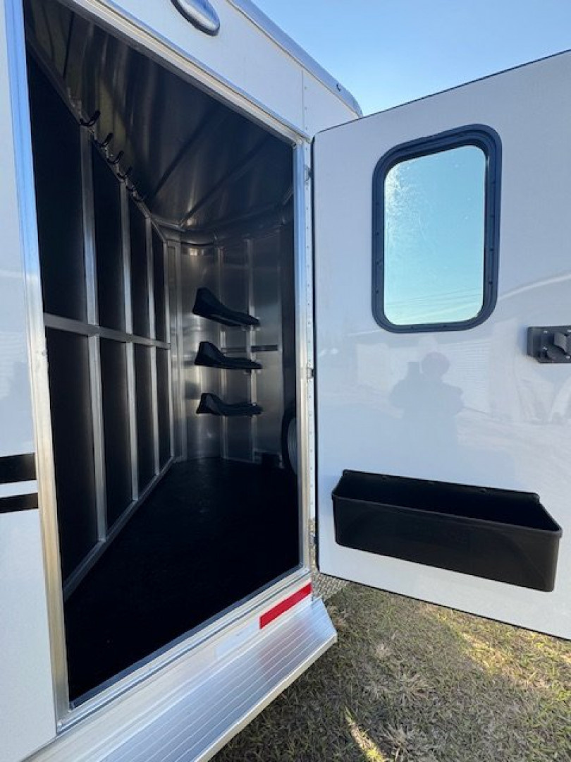 New 2025 Shadow 3H Stablemate Escape Door and Stock on Hip Side