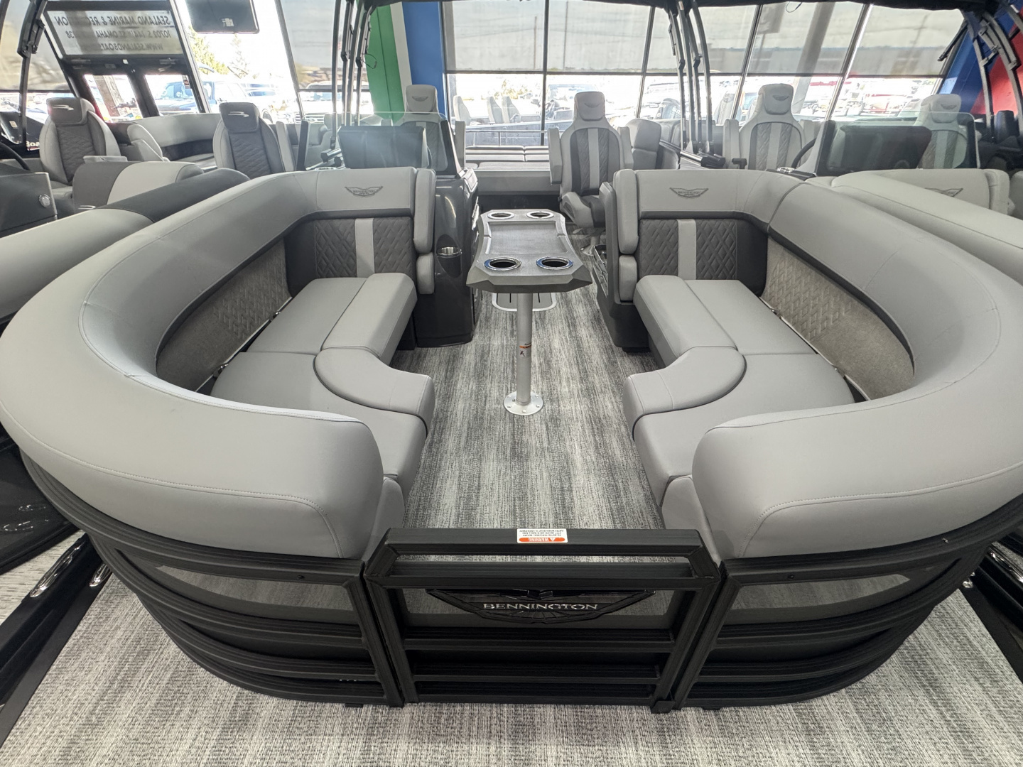 New 2026 Bennington 22' M Series SwingBack Tri-toon Boat