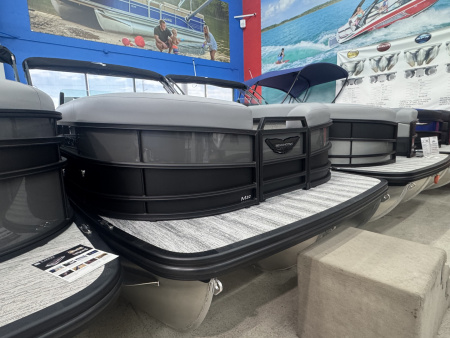 New 2026 Bennington 22' M Series SwingBack Tri-toon Boat