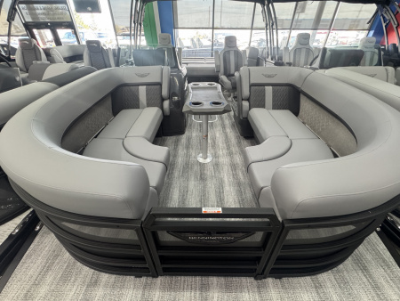 New 2026 Bennington 22' M Series SwingBack Tri-toon Boat