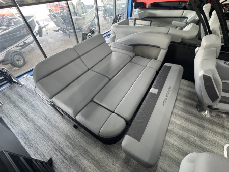 New 2026 Bennington 22' M Series SwingBack Tri-toon Boat