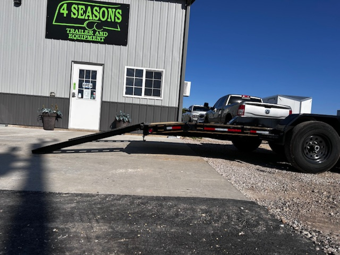New 2026 Heartland 82x24 9.9 k car hauler / SLIDE OUT RAMPS Car / Racing Trailer