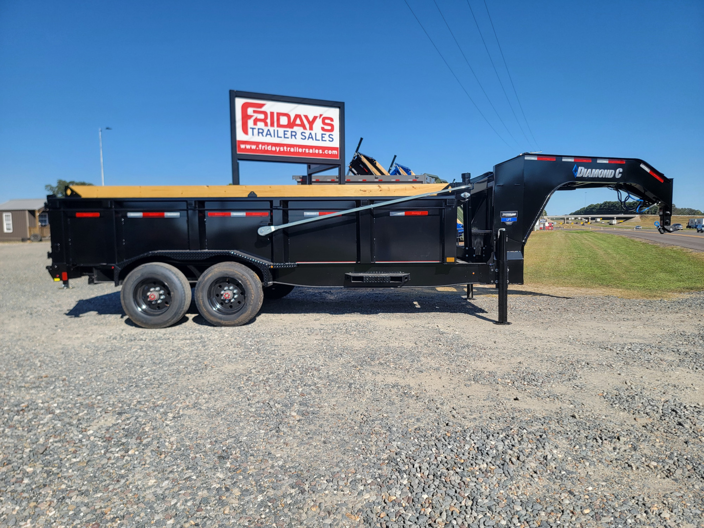 New 2026 Diamond C Trailers LPT210 16'x82" Gooseneck Dump Trailer Pacesetter Edition Dump Trailer