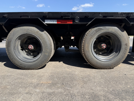 New 2026 MAXX-D 102"x40' GN Flatbed w/ Duals – LDX