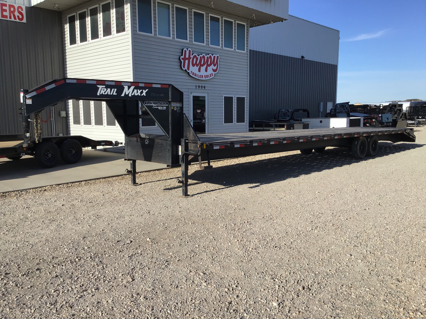 Used 2024 Trail Maxx 102"x40' GN Flatbed w/ Max Ramps