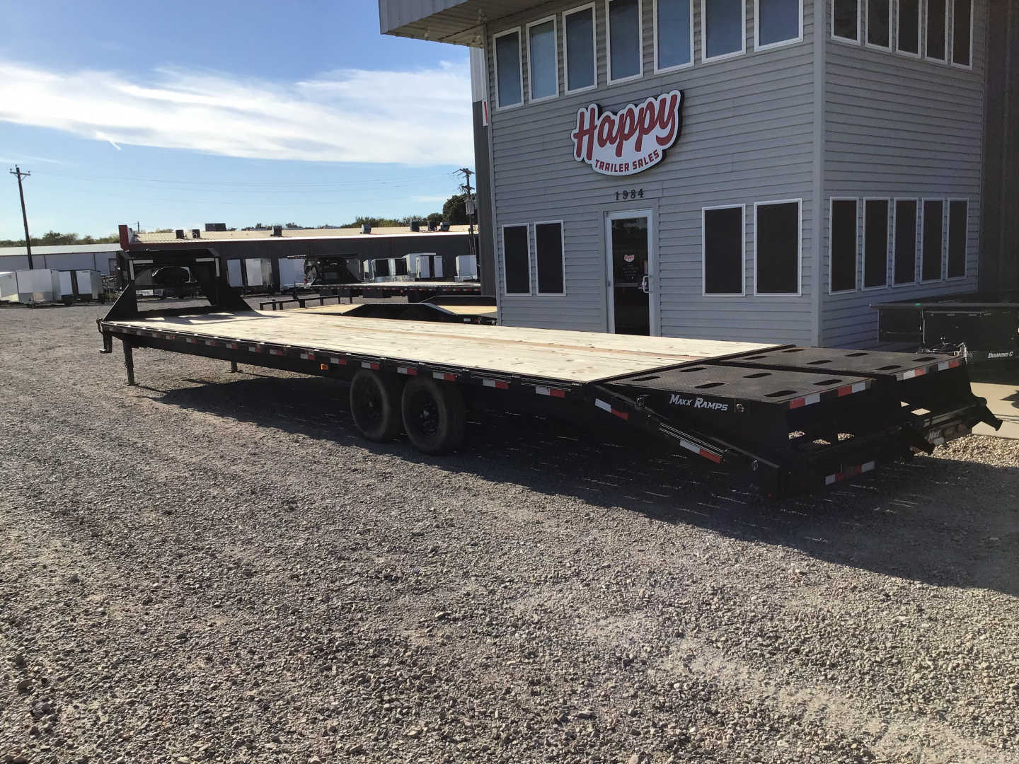 Used 2024 Trail Maxx 102"x40' GN Flatbed w/ Max Ramps