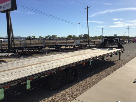 Used 2024 Trail Maxx 102"x40' GN Flatbed w/ Max Ramps