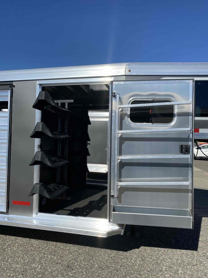 New 2026 Logan 26' Stock Combo w/ Dual Man Doors