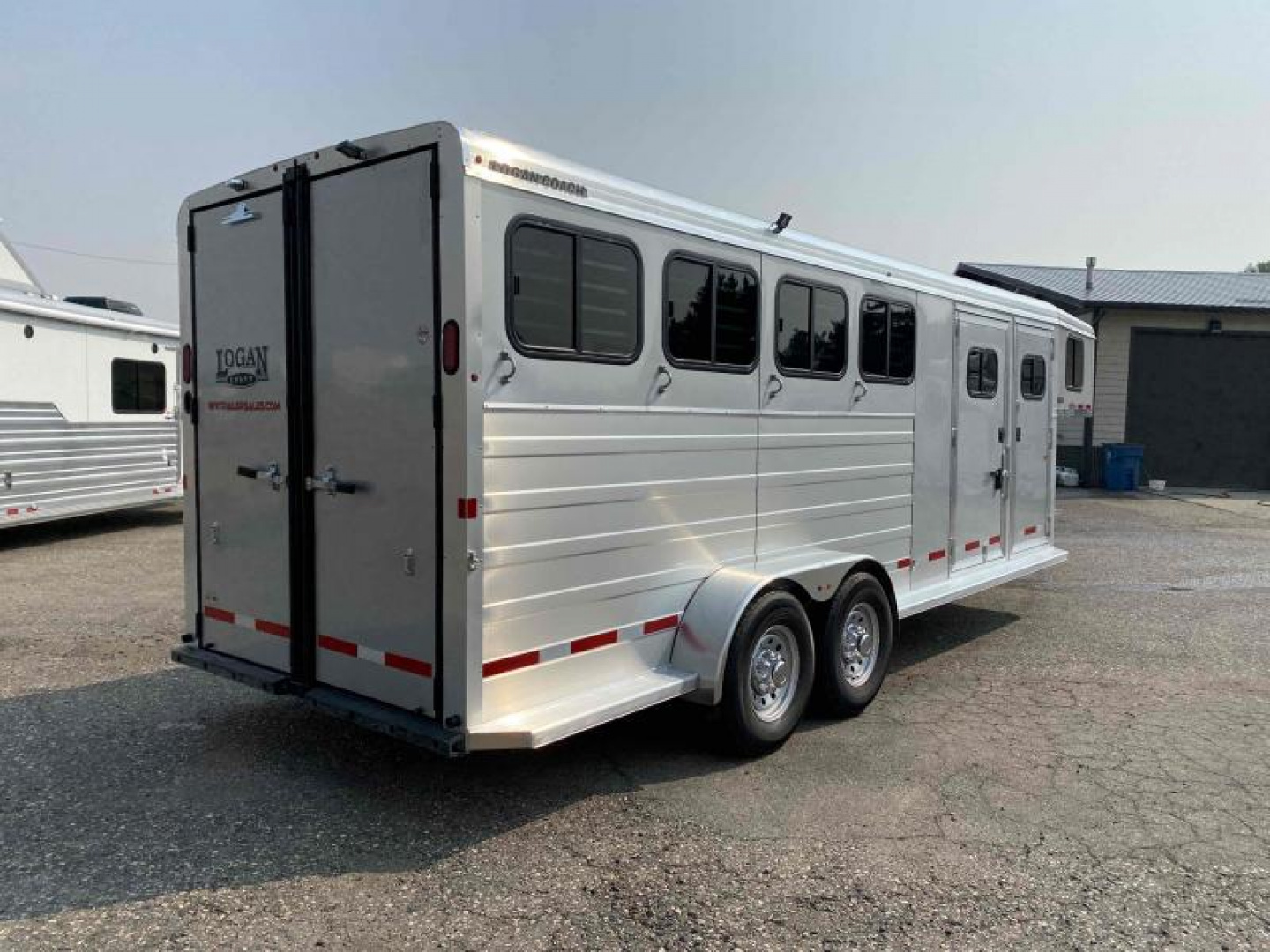 New 2026 Logan Bullseye 4 Horse XL w/ Closet Tack Package