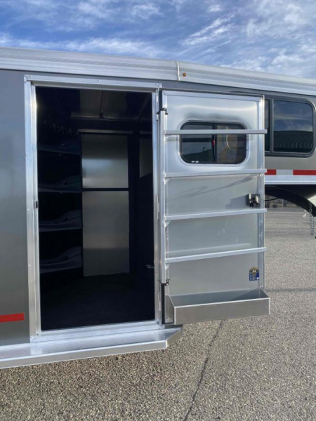 New 2026 Logan Bullseye 4 Horse Stock Combo Trailer