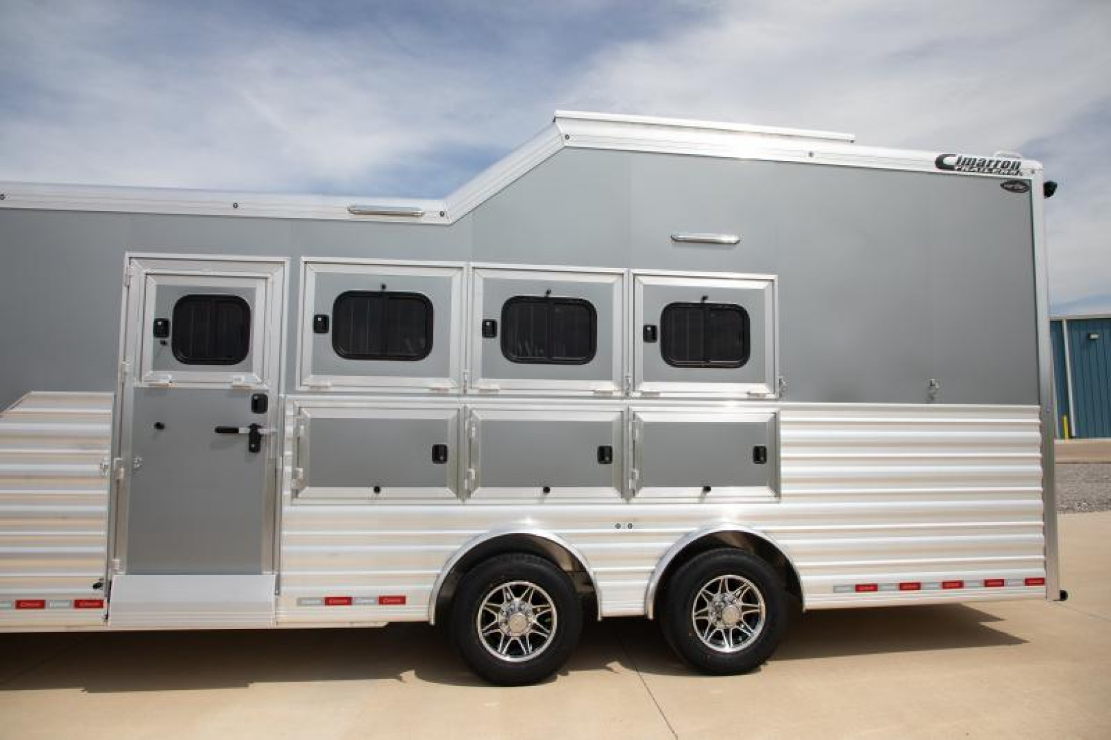 New 2023 Cimarron Norstar 4 Horse Sideload 15'6" Outlaw Living Quarter