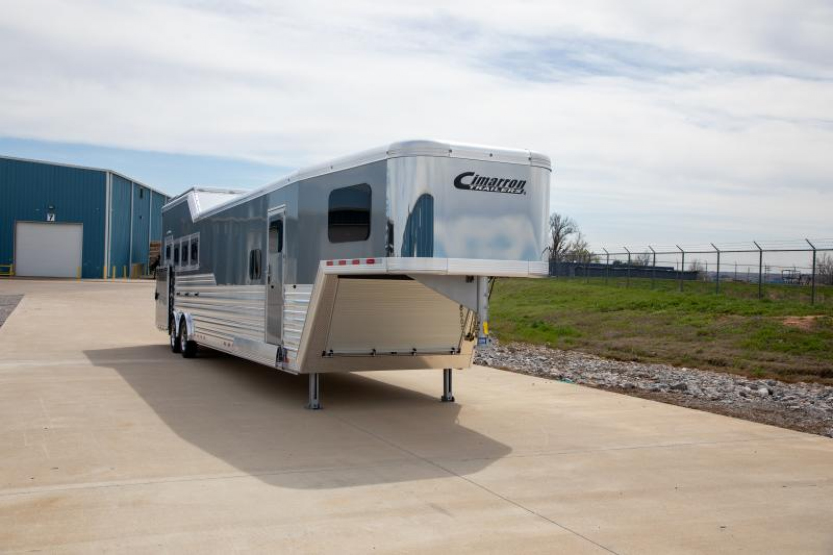 New 2023 Cimarron Norstar 4 Horse Sideload 15'6" Outlaw Living Quarter