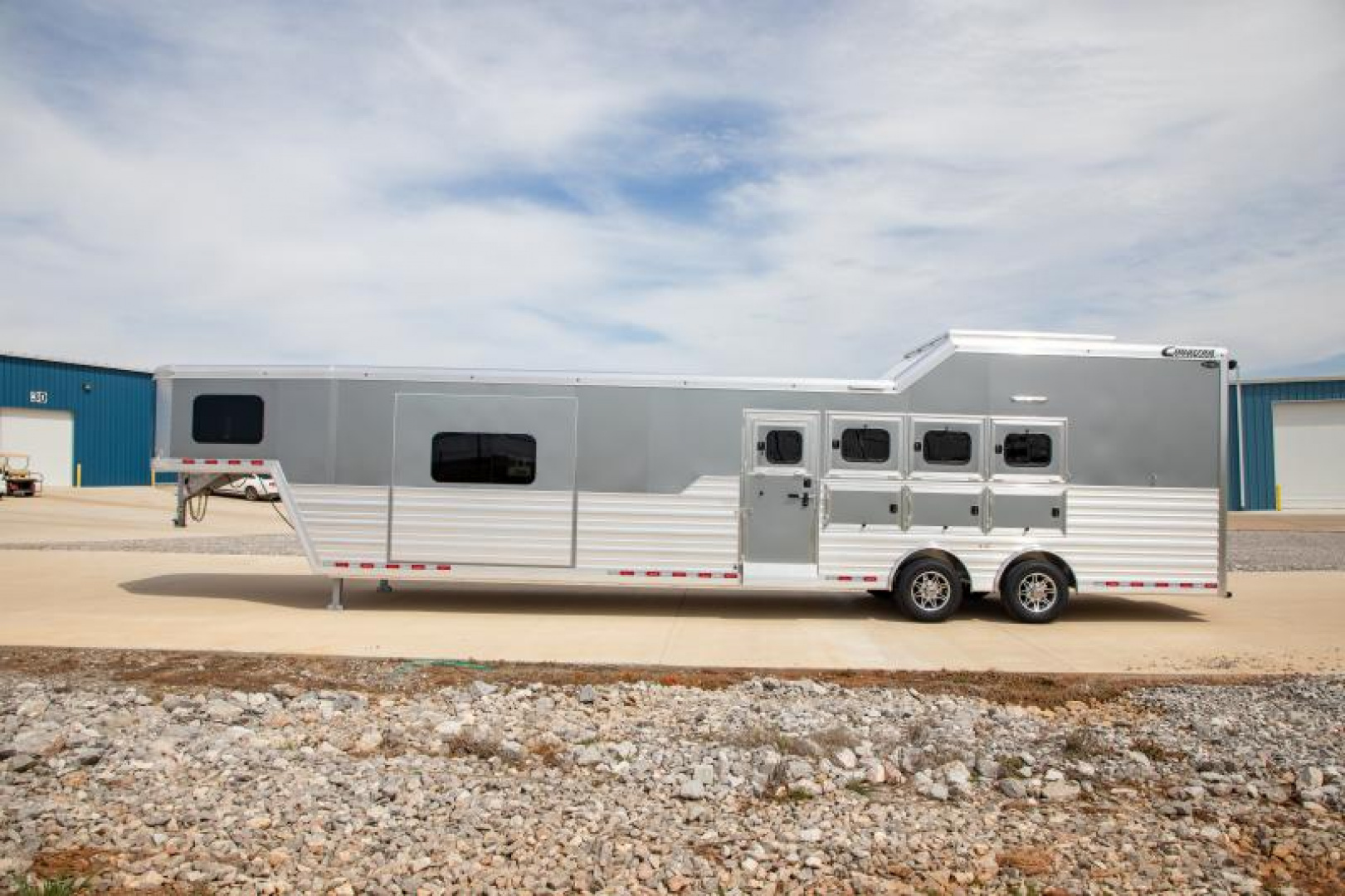 New 2023 Cimarron Norstar 4 Horse Sideload 15'6" Outlaw Living Quarter
