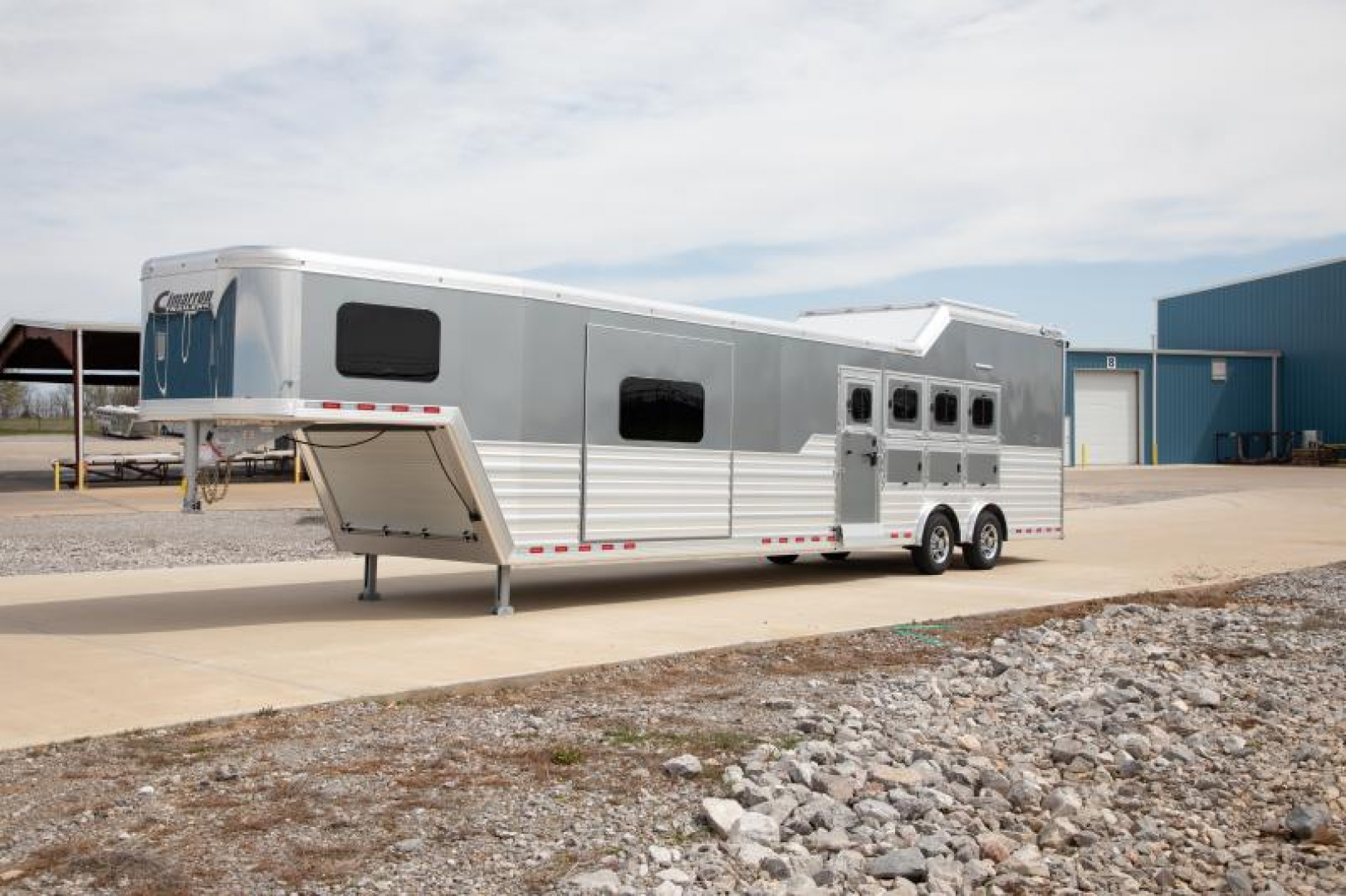 New 2023 Cimarron Norstar 4 Horse Sideload 15'6" Outlaw Living Quarter